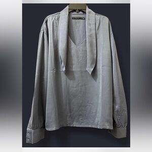 Tahari Grey satin blouse with collar, size L, retails $88